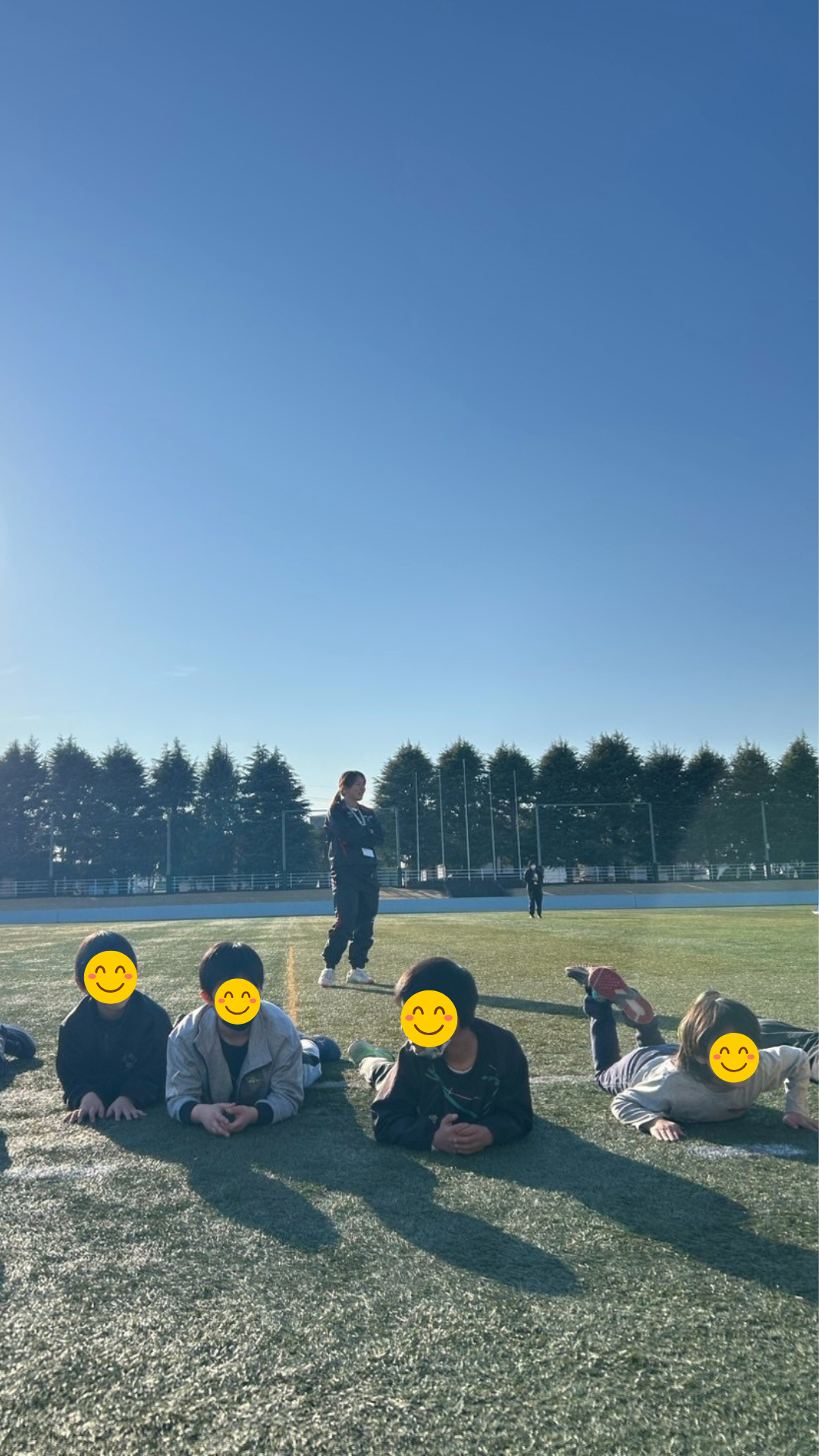 外でのサッカー日和!元気いっぱいプレー⚽️