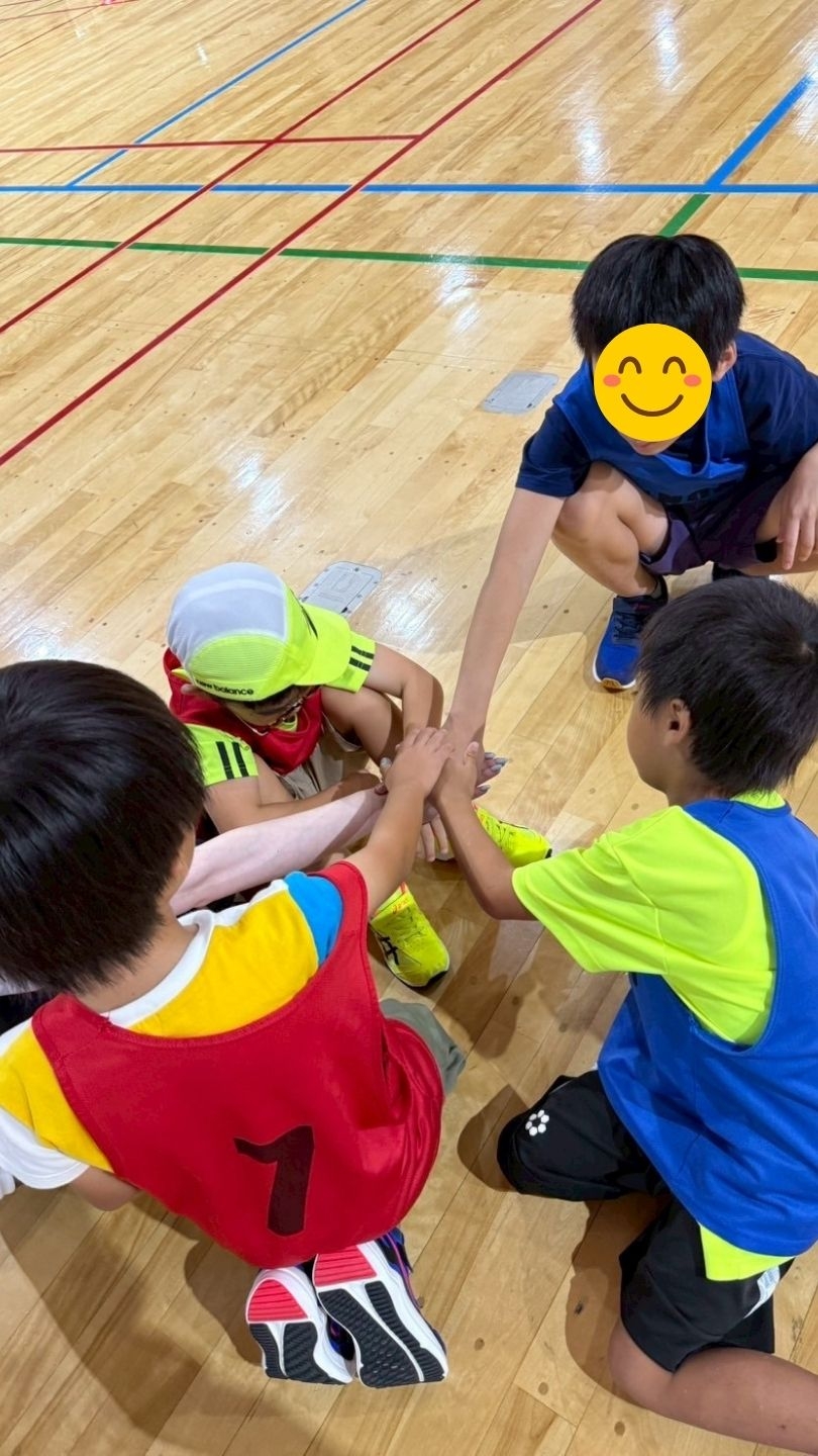 体育館で大盛り上がり！サッカー活動⚽