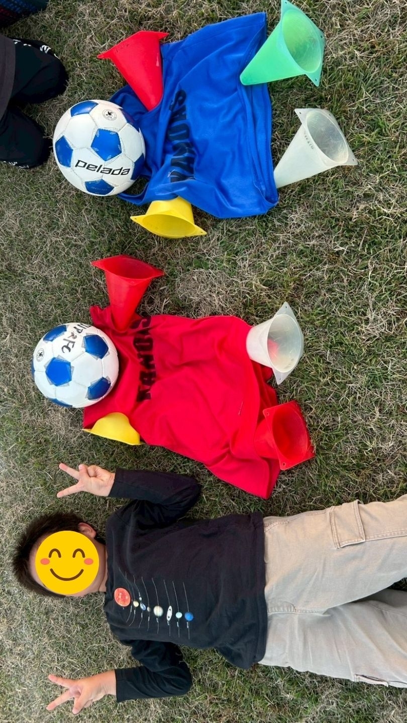 芝生の上で思いきりプレー⚽